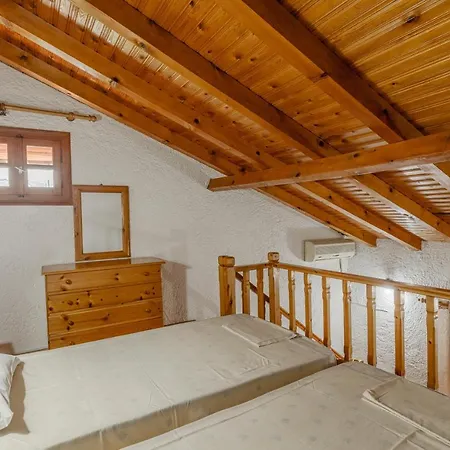 Sophia's Maisonette 1 *