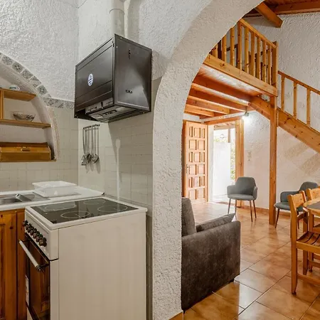 Sophia's Maisonette 1