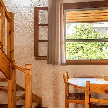 Sophia's Maisonette 1 *