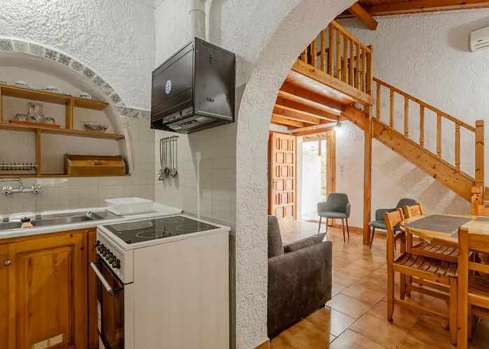 Sophia's Maisonette 1